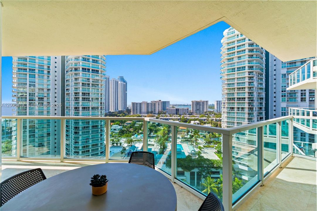 For Sale: $910,000 (3 beds, 2 baths, 1492 Square Feet)
