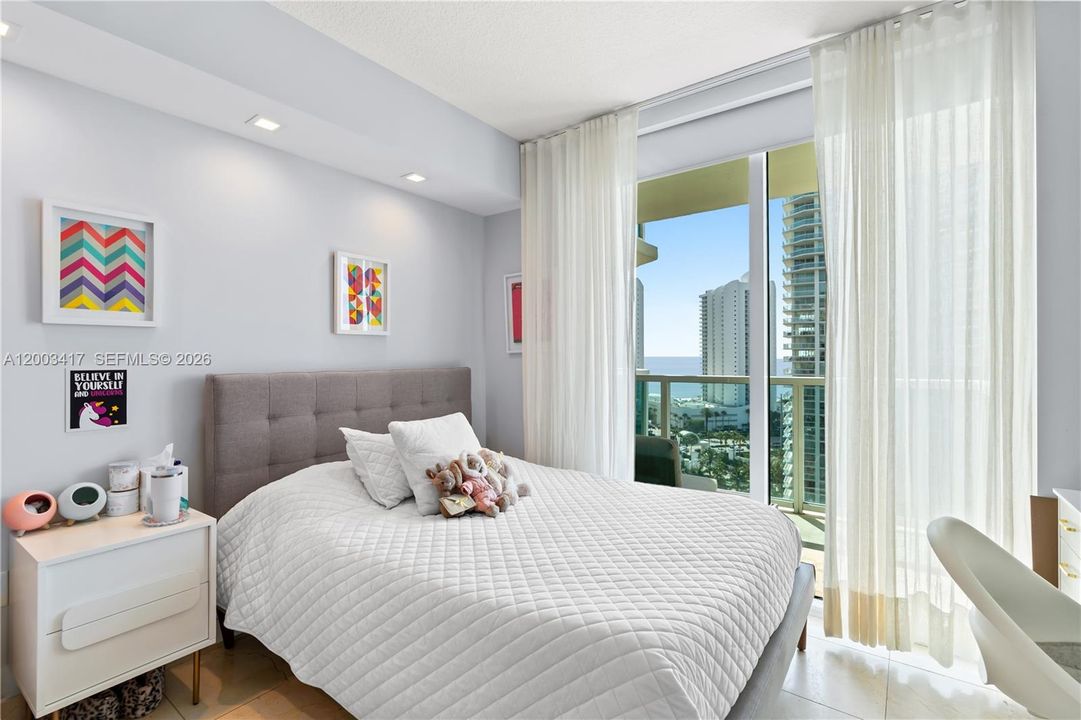 For Sale: $910,000 (3 beds, 2 baths, 1492 Square Feet)