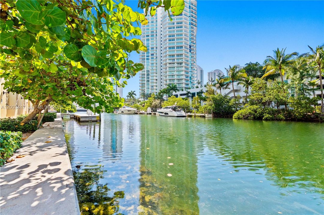 For Sale: $910,000 (3 beds, 2 baths, 1492 Square Feet)
