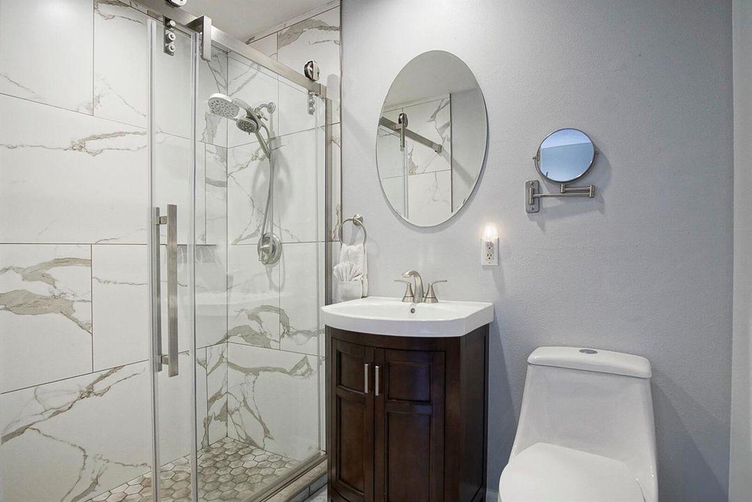 Unit 2 Bathroom 1.2