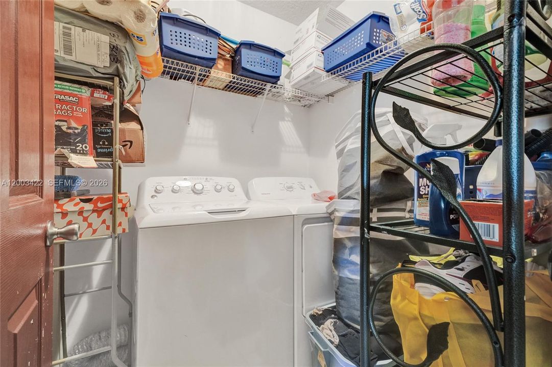 For Sale: $399,000 (3 beds, 2 baths, 1644 Square Feet)