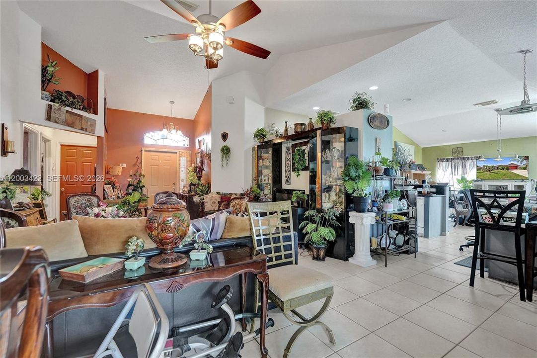 For Sale: $399,000 (3 beds, 2 baths, 1644 Square Feet)