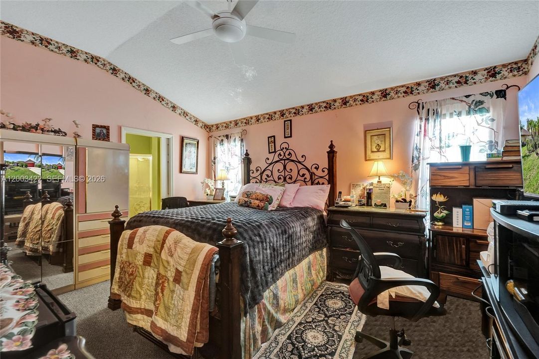 For Sale: $399,000 (3 beds, 2 baths, 1644 Square Feet)