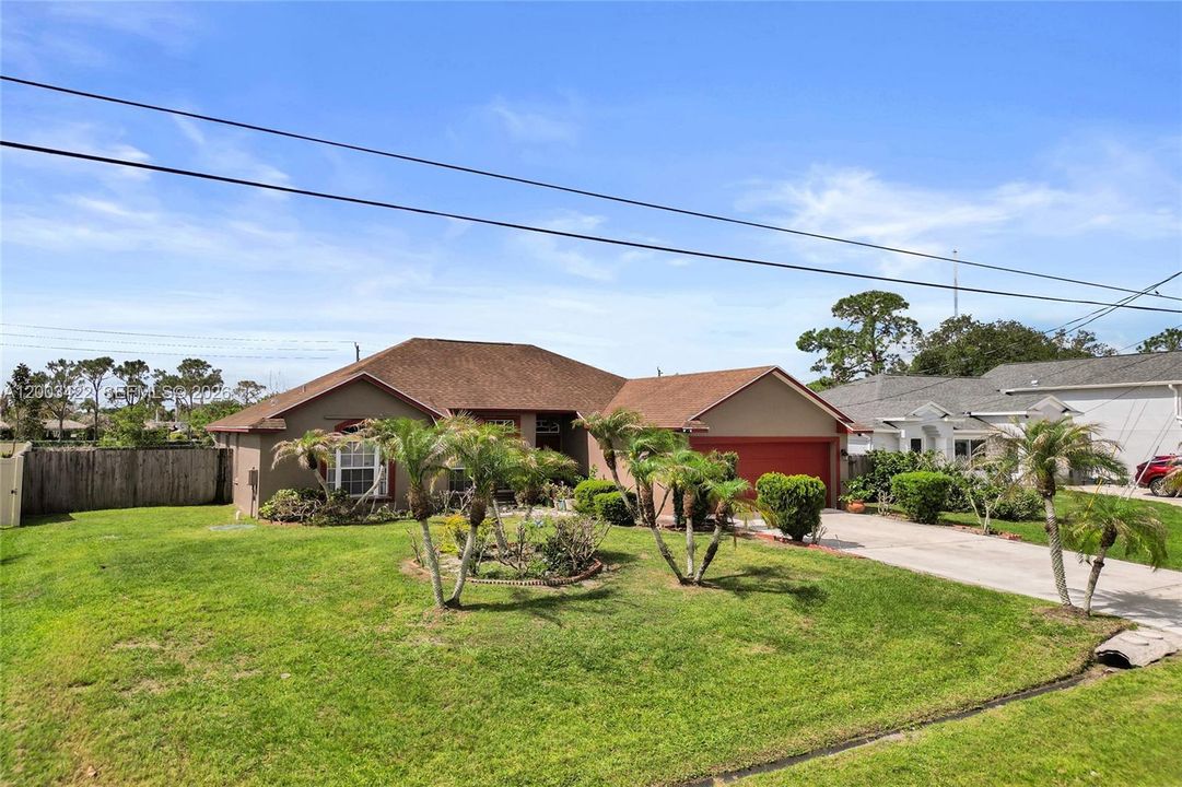 For Sale: $399,000 (3 beds, 2 baths, 1644 Square Feet)