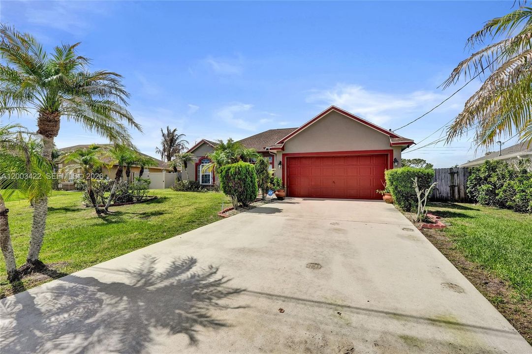 For Sale: $399,000 (3 beds, 2 baths, 1644 Square Feet)