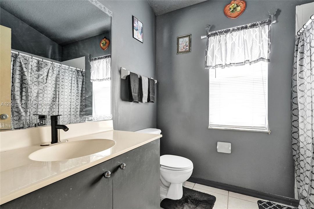 For Sale: $399,000 (3 beds, 2 baths, 1644 Square Feet)