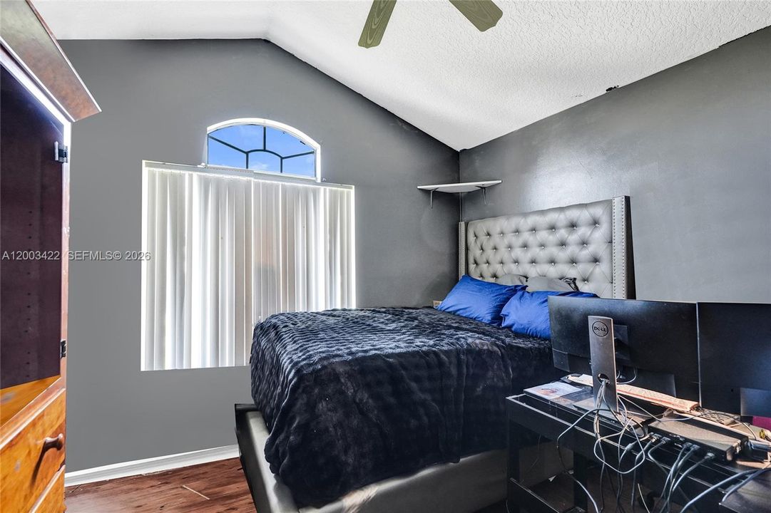 For Sale: $399,000 (3 beds, 2 baths, 1644 Square Feet)