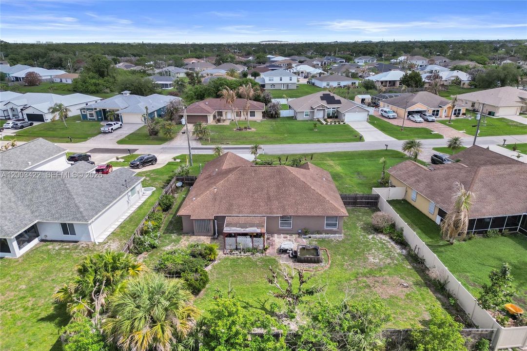 For Sale: $399,000 (3 beds, 2 baths, 1644 Square Feet)