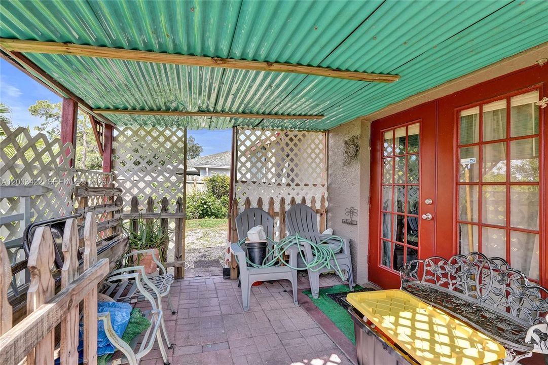 For Sale: $399,000 (3 beds, 2 baths, 1644 Square Feet)