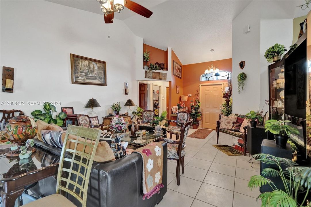 For Sale: $399,000 (3 beds, 2 baths, 1644 Square Feet)
