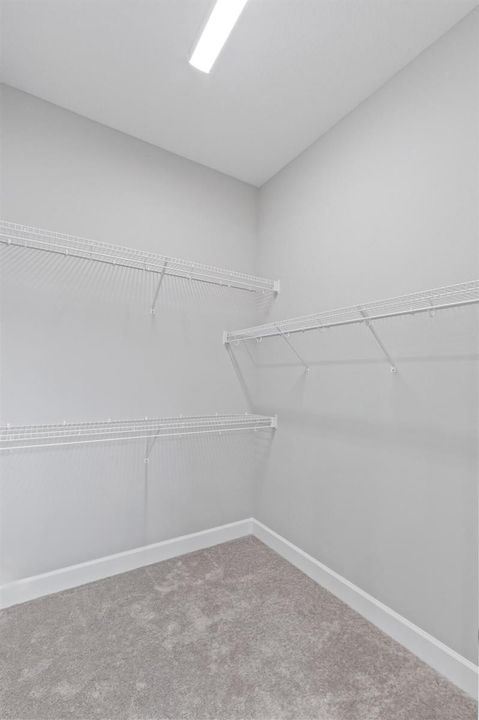 Owners Suite Closet-020-021-2800x4200