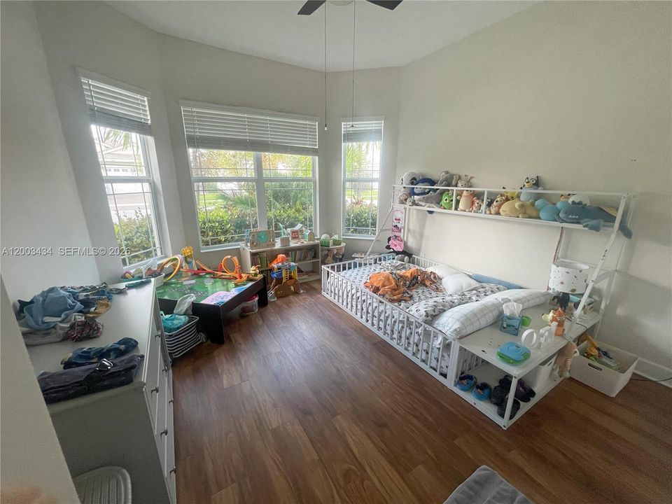 Active With Contract: $3,450 (4 beds, 2 baths, 2305 Square Feet)