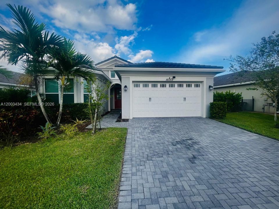 Active With Contract: $3,450 (4 beds, 2 baths, 2305 Square Feet)