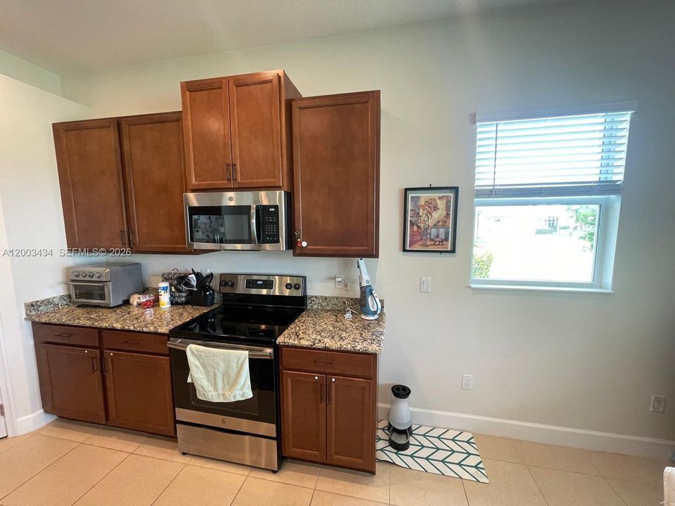 Active With Contract: $3,450 (4 beds, 2 baths, 2305 Square Feet)