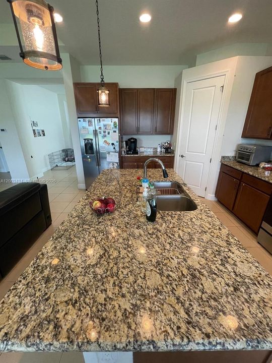 Active With Contract: $3,450 (4 beds, 2 baths, 2305 Square Feet)