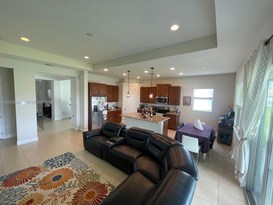 Active With Contract: $3,450 (4 beds, 2 baths, 2305 Square Feet)