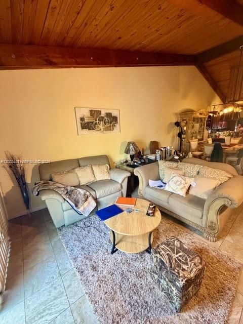 На продажу: $400,000 (2 спален, 2 ванн, 1196 Квадратных фут)