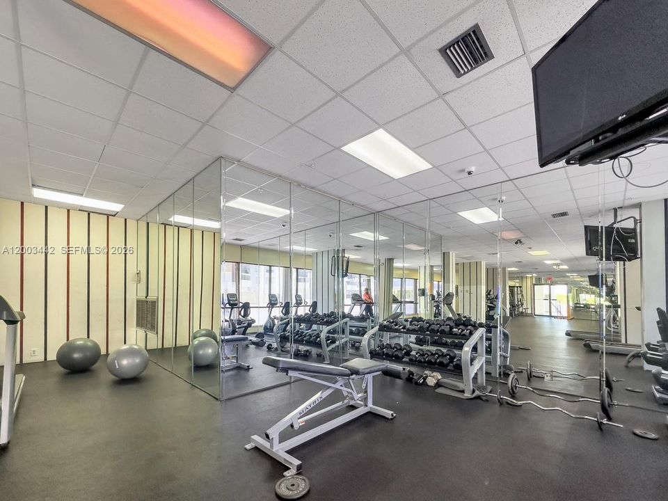 For Sale: $169,500 (1 beds, 1 baths, 873 Square Feet)