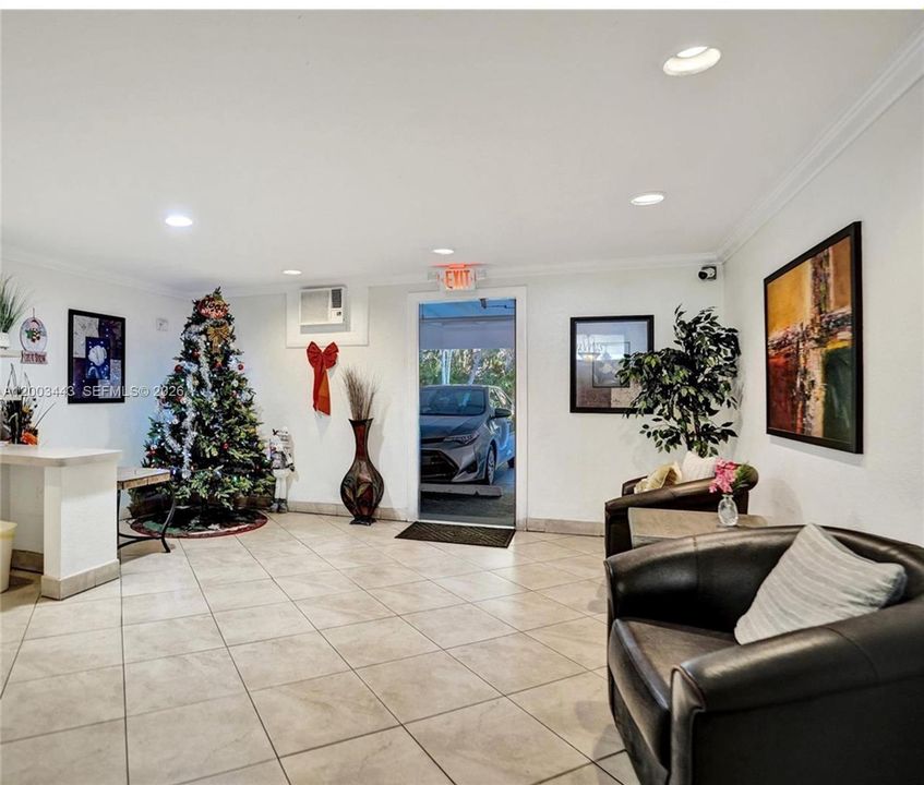 Active With Contract: $120,000 (1 beds, 1 baths, 730 Square Feet)