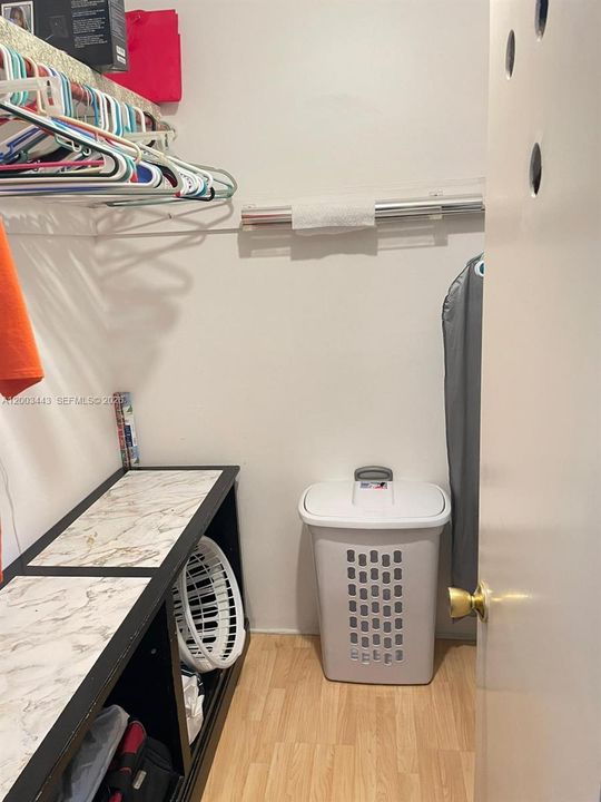 Active With Contract: $120,000 (1 beds, 1 baths, 730 Square Feet)