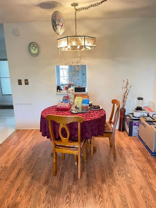Active With Contract: $120,000 (1 beds, 1 baths, 730 Square Feet)