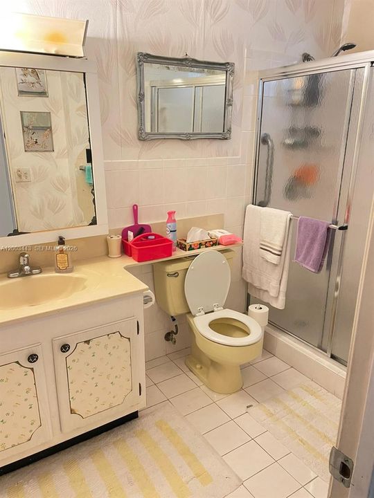 Active With Contract: $120,000 (1 beds, 1 baths, 730 Square Feet)