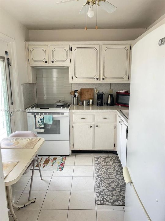 Active With Contract: $120,000 (1 beds, 1 baths, 730 Square Feet)