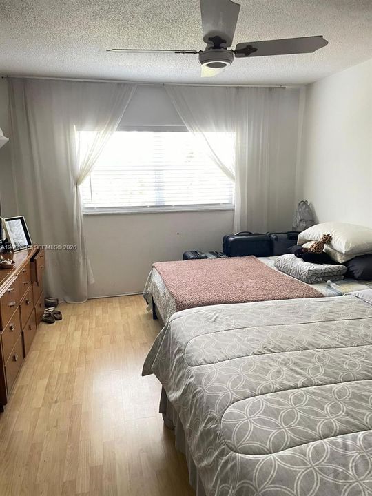 Active With Contract: $120,000 (1 beds, 1 baths, 730 Square Feet)