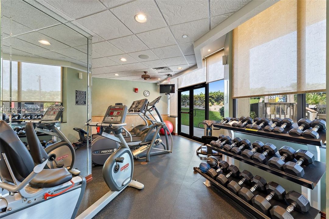 Active With Contract: $3,000 (2 beds, 2 baths, 1437 Square Feet)