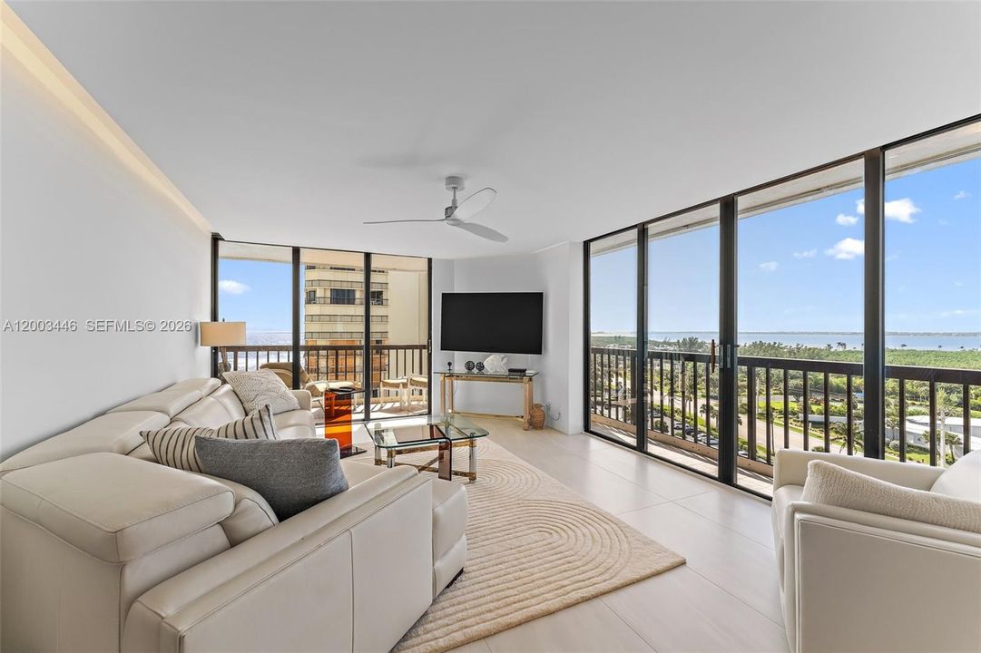 Active With Contract: $3,000 (2 beds, 2 baths, 1437 Square Feet)
