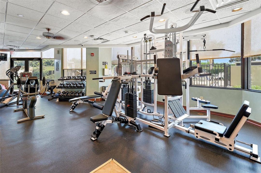Active With Contract: $3,000 (2 beds, 2 baths, 1437 Square Feet)
