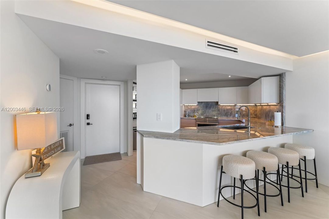 Active With Contract: $3,000 (2 beds, 2 baths, 1437 Square Feet)
