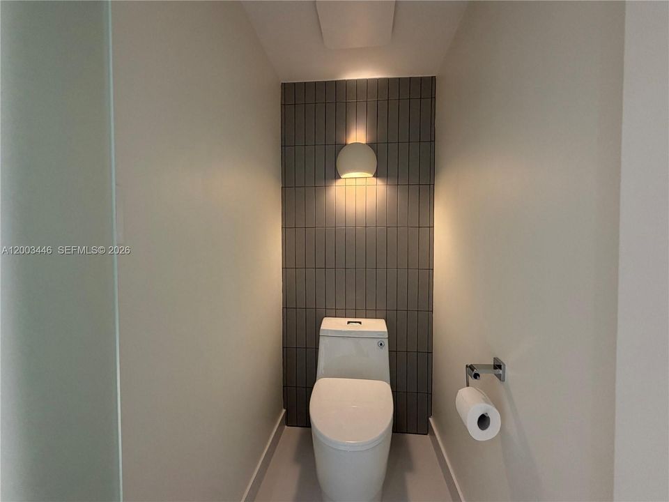 Active With Contract: $3,000 (2 beds, 2 baths, 1437 Square Feet)