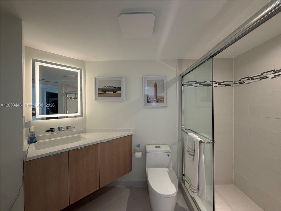 Active With Contract: $3,000 (2 beds, 2 baths, 1437 Square Feet)