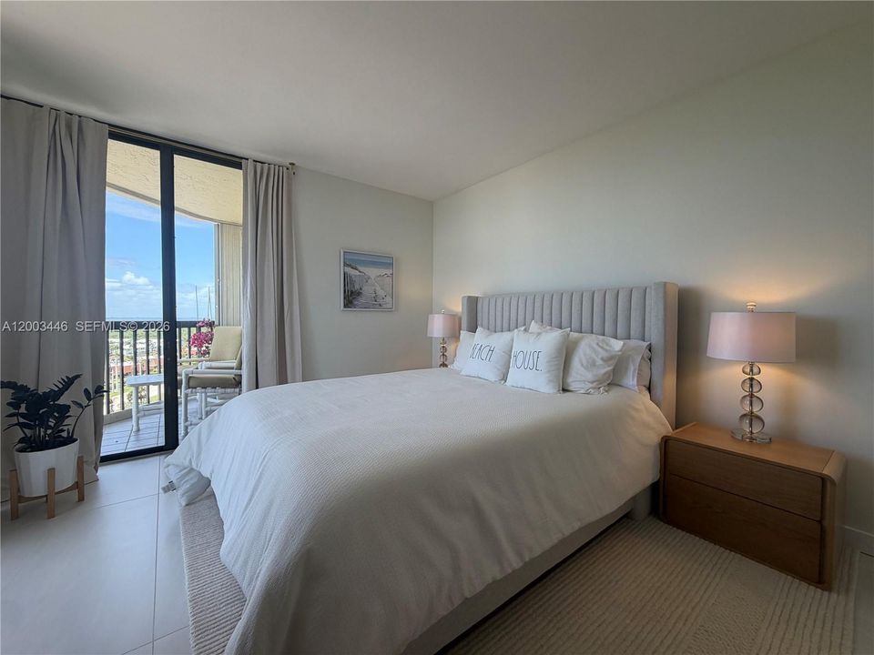 Active With Contract: $3,000 (2 beds, 2 baths, 1437 Square Feet)