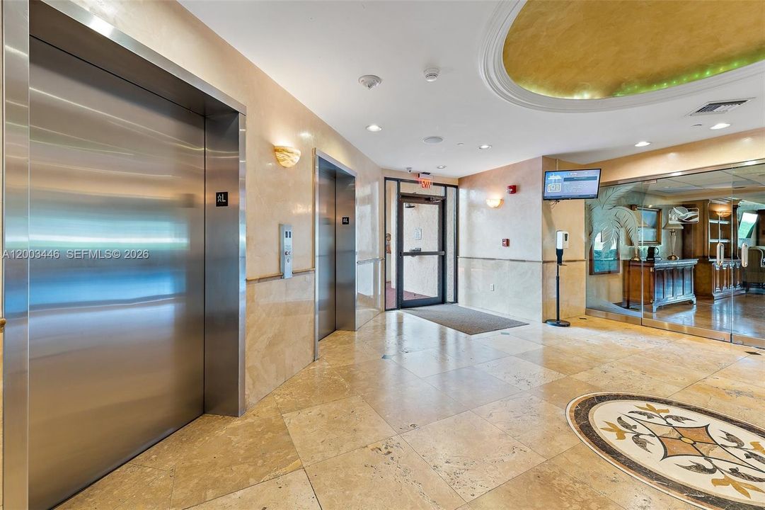 Active With Contract: $3,000 (2 beds, 2 baths, 1437 Square Feet)