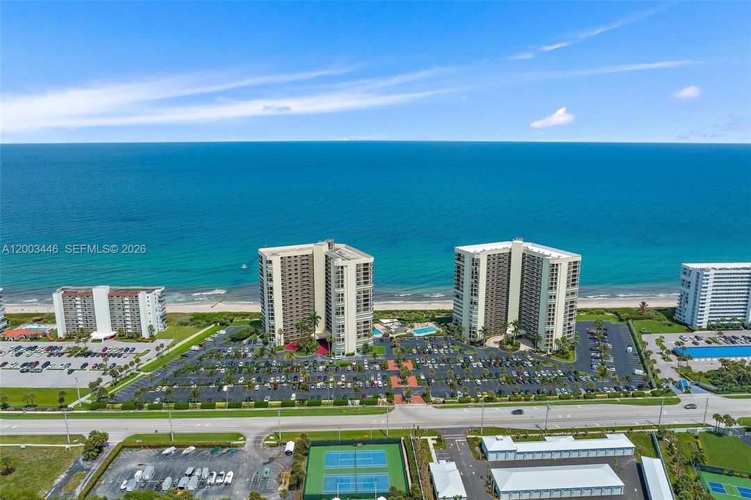 Active With Contract: $3,000 (2 beds, 2 baths, 1437 Square Feet)