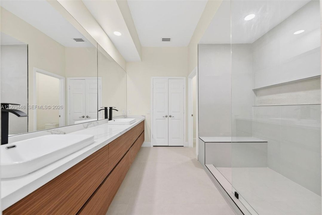 На продажу: $699,000 (3 спален, 2 ванн, 1783 Квадратных фут)
