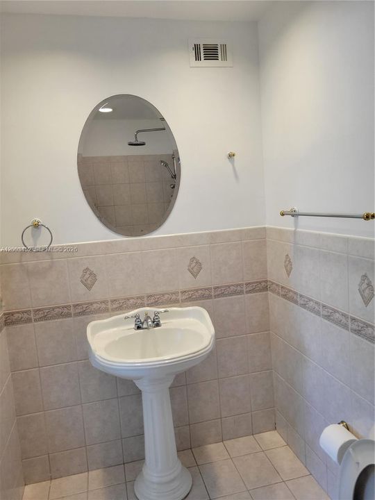 En Venta: $290,000 (2 camas, 2 baños, 1250 Pies cuadrados)