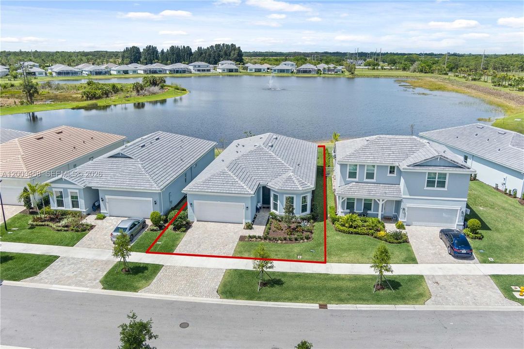 For Sale: $799,900 (3 beds, 3 baths, 2111 Square Feet)