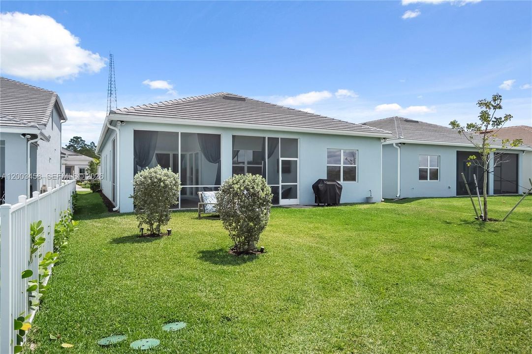 For Sale: $799,900 (3 beds, 3 baths, 2111 Square Feet)