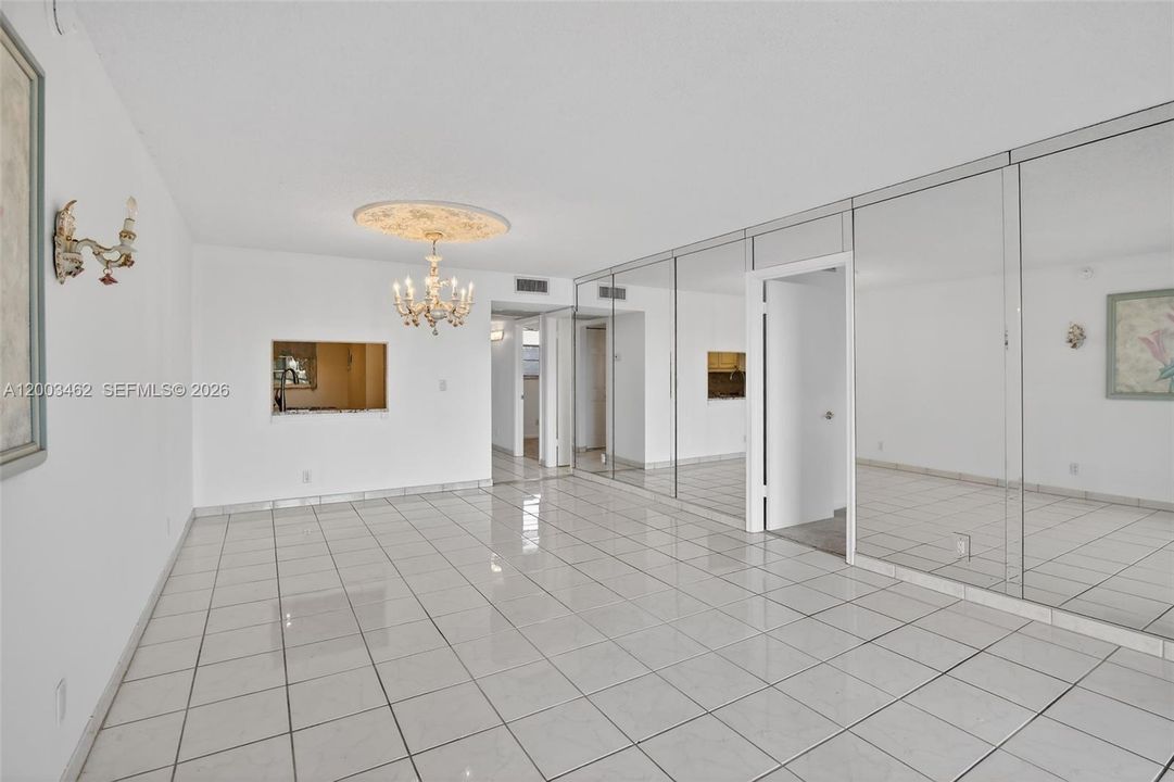 En Venta: $185,000 (2 camas, 2 baños, 1100 Pies cuadrados)