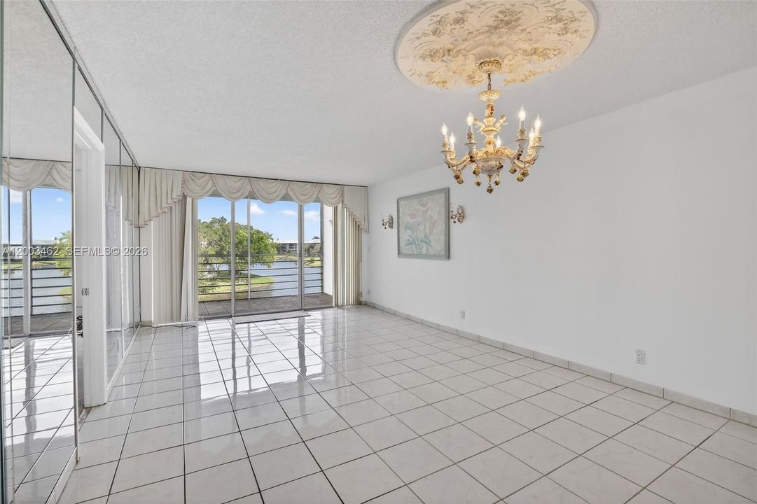 En Venta: $185,000 (2 camas, 2 baños, 1100 Pies cuadrados)