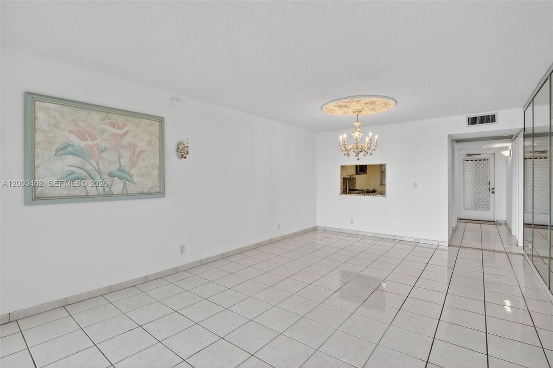 En Venta: $185,000 (2 camas, 2 baños, 1100 Pies cuadrados)