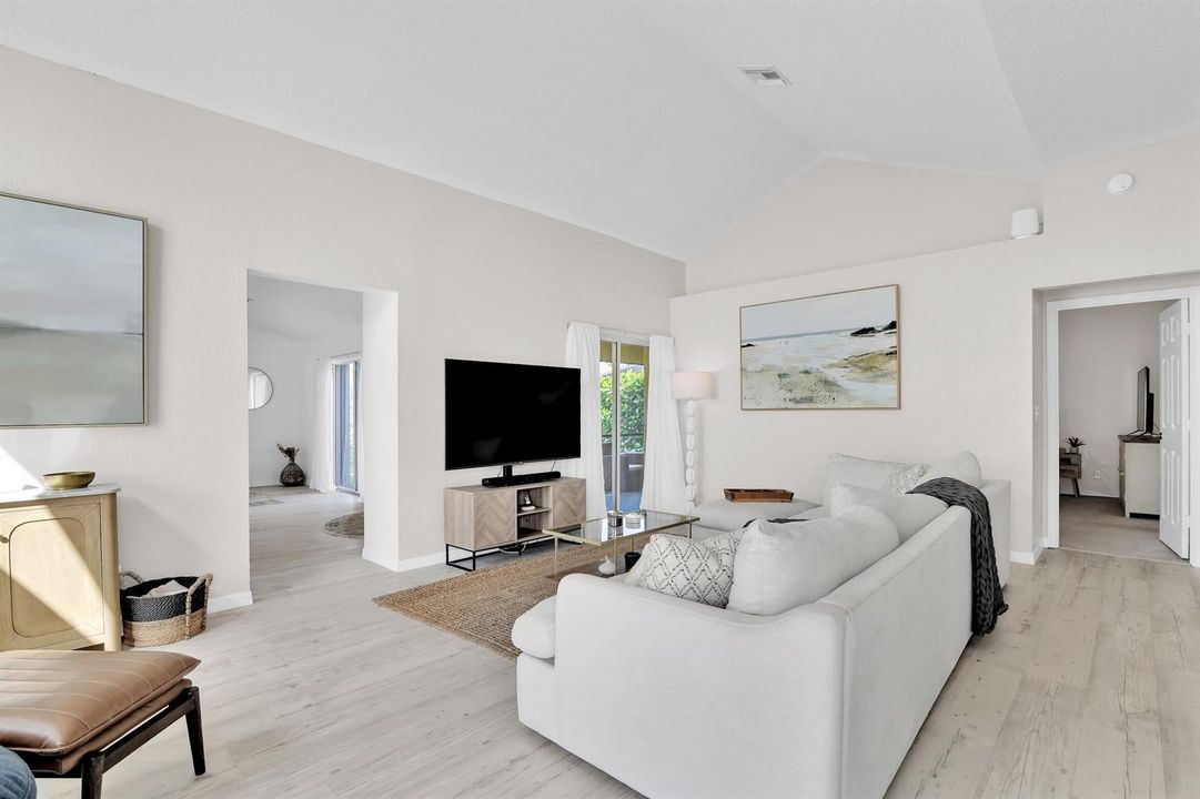 22561 Middletown Dr Boca Raton - 28