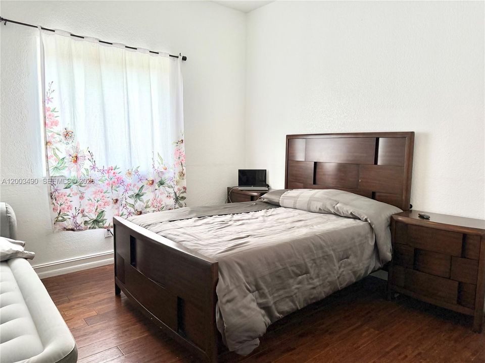 For Sale: $750,000 (3 beds, 2 baths, 1925 Square Feet)