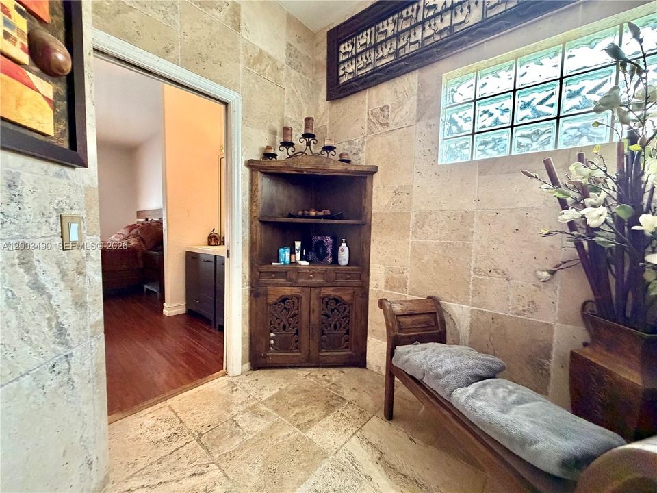 For Sale: $750,000 (3 beds, 2 baths, 1925 Square Feet)