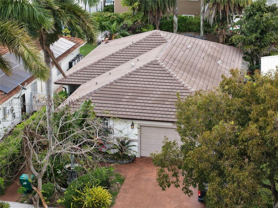 For Sale: $750,000 (3 beds, 2 baths, 1925 Square Feet)