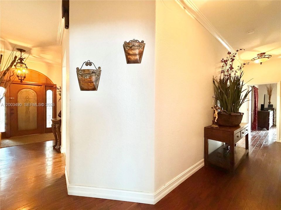 For Sale: $750,000 (3 beds, 2 baths, 1925 Square Feet)