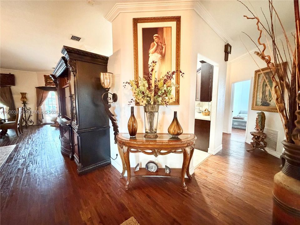 For Sale: $750,000 (3 beds, 2 baths, 1925 Square Feet)